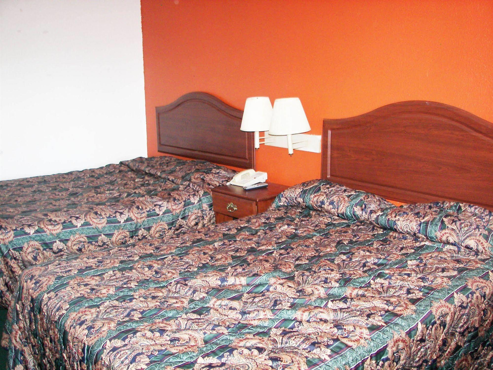 Quest Inn Уэтерфорд Экстерьер фото