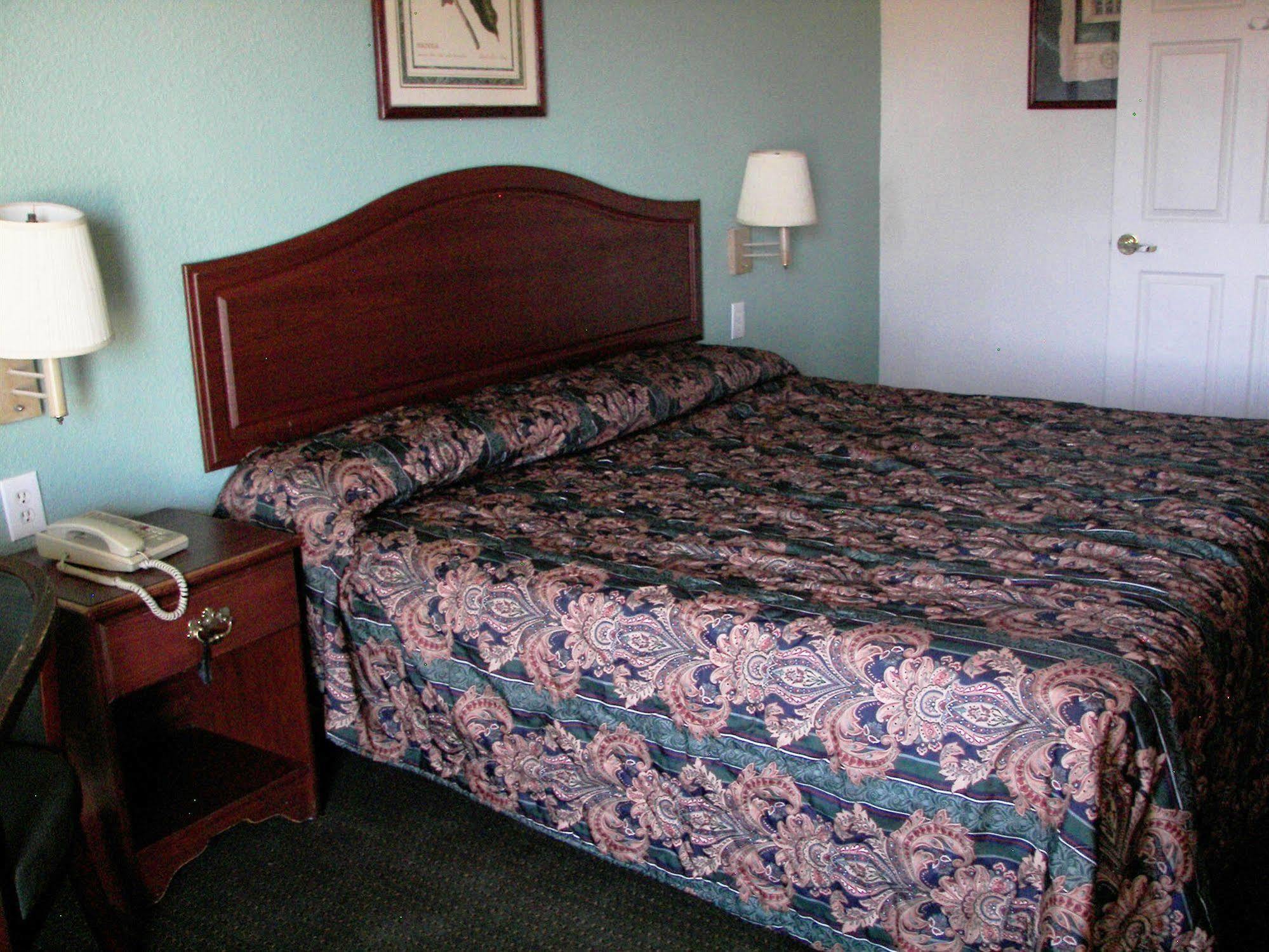 Quest Inn Уэтерфорд Экстерьер фото